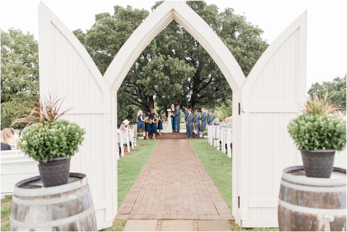Wedding at Flying V Ranch wedding by Gaby Caskey Photography