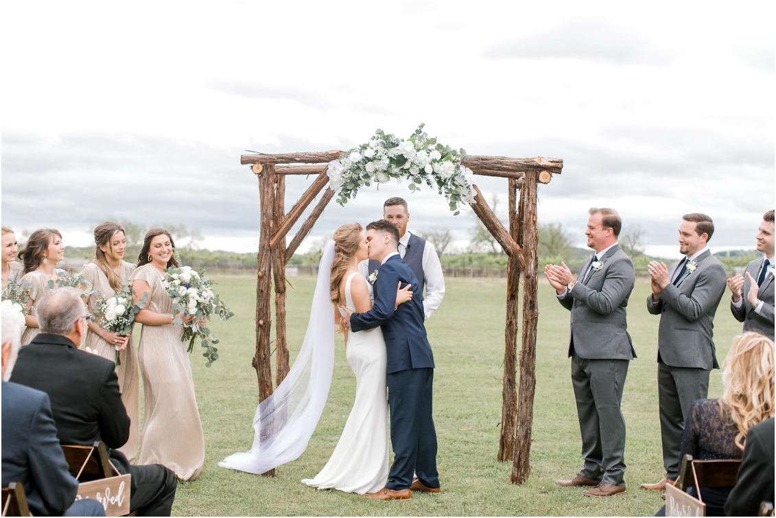 Barons Creek Vineyards Wedding by Gaby Caskey Photography
