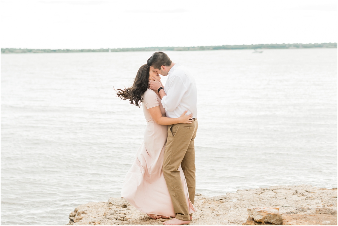 engagement session at grapevine lake