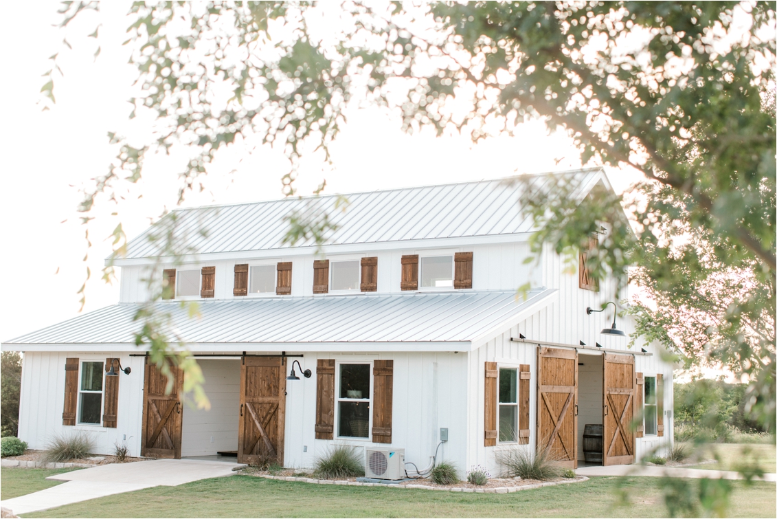 Five Oaks Farm Wedding in Cleburne, Texas by Gaby Caskey Photography, Texas Wedding Inspiration, white barn wedding inspiration